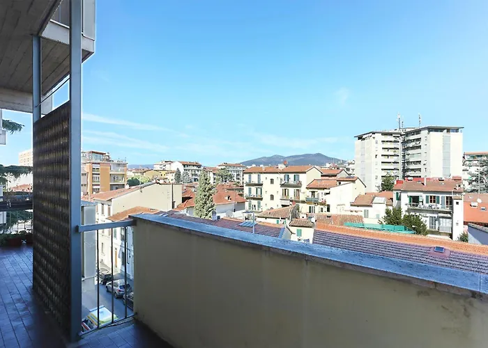 La Tua Casa A Firenze Con Parcheggio Privato Per 2 Auto Apartment, Italy