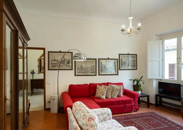 Giglio & Viola Borgia Apartment Florence, Italy