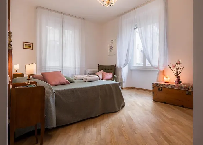 Santa Felicita Apartments Florence, Italy