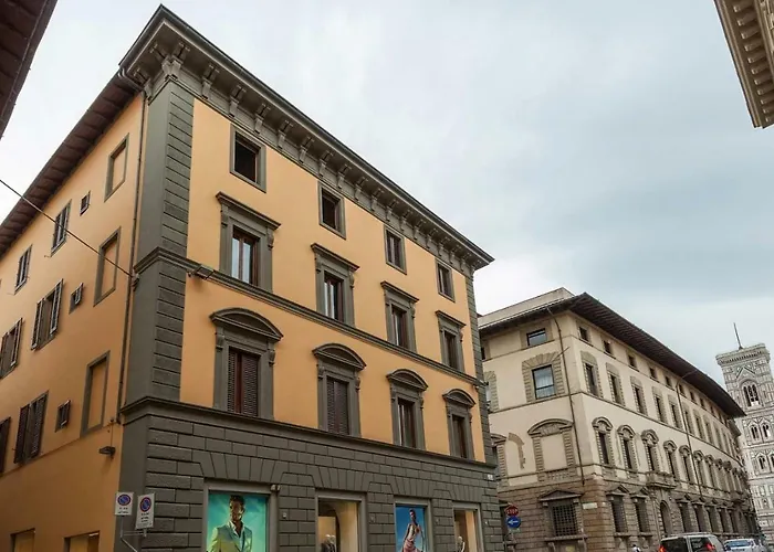 Duomo Luxury Apartment "Palazzo Del Re" Florence, Italy